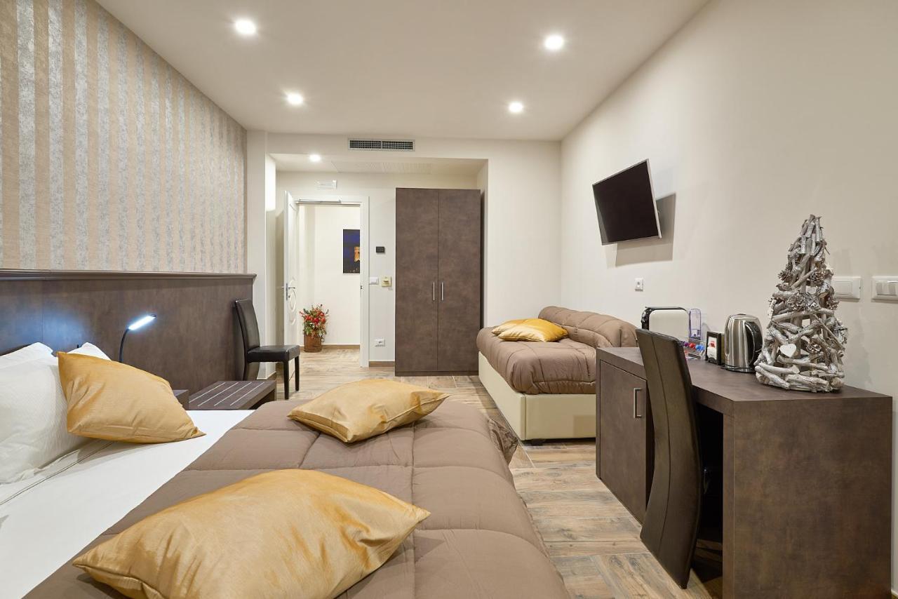 Ricaroka Hotel Albenga Kültér fotó