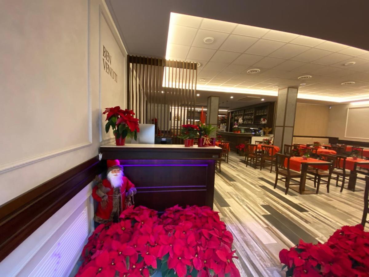 Ricaroka Hotel Albenga Kültér fotó