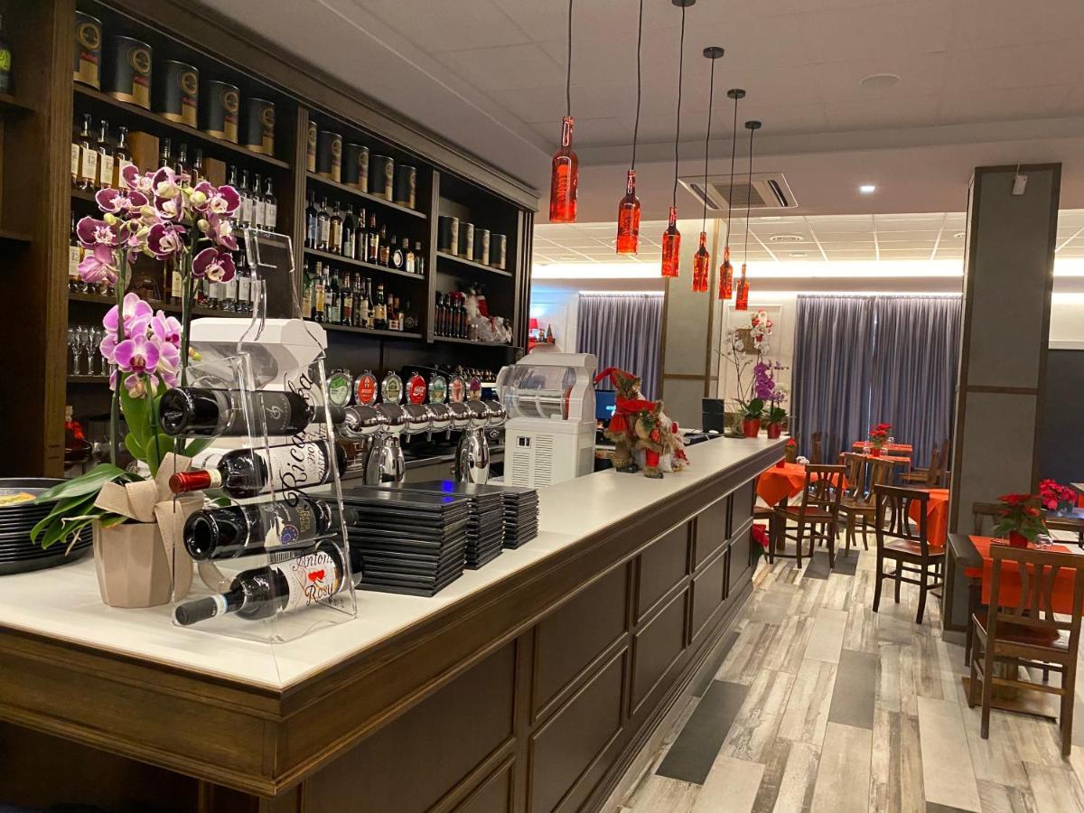 Ricaroka Hotel Albenga Kültér fotó